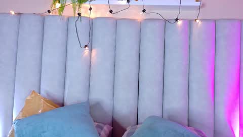 Snapshot of engelstone_ chatting on 09.19.25 E N G E L online show from 09.19.25