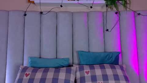 Snapshot of engelstone_ chatting on 10.07.25 E N G E L online show from 10.07.25