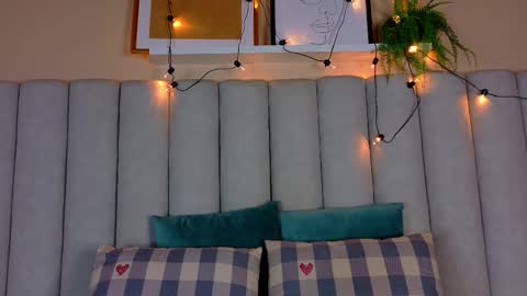 Snapshot of engelstone_ chatting on 10.27.25 E N G E L online show from 10.27.25