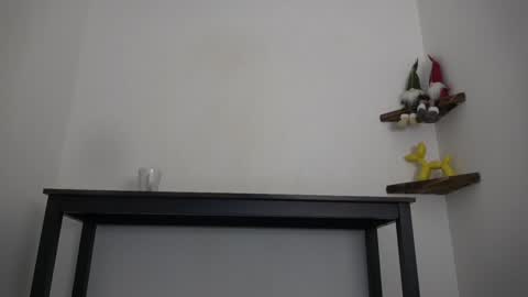 Snapshot of english_rose__ chatting on 12.15.25 Rosie online show from 12.15.25