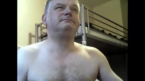 Snapshot of englishguysurrey chatting on 12.11.24 englishguysurrey online show from 12.11.24