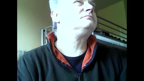 Snapshot of englishguysurrey chatting on 01.15.25 englishguysurrey online show from 01.15.25