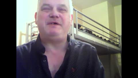 Snapshot of englishguysurrey chatting on 01.22.25 englishguysurrey online show from 01.22.25