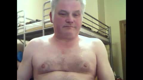 Snapshot of englishguysurrey chatting on 02.26.25 englishguysurrey online show from 02.26.25