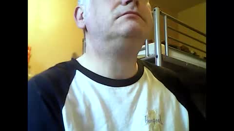 Snapshot of englishguysurrey chatting on 09.18.25 englishguysurrey online show from 09.18.25