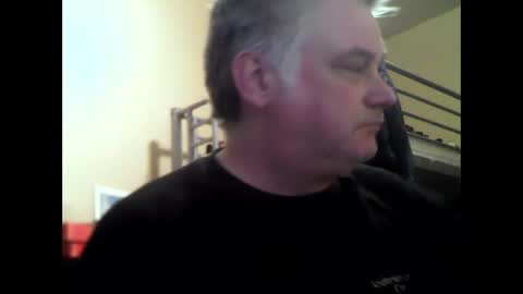 Snapshot of englishguysurrey chatting on 10.26.25 englishguysurrey online show from 10.26.25