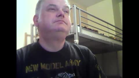 Snapshot of englishguysurrey chatting on 11.23.25 englishguysurrey online show from 11.23.25