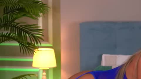 Snapshot of enjoyableemma chatting on 11.16.25 Emma online show from 11.16.25