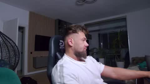 Erik online show from 02.15.25