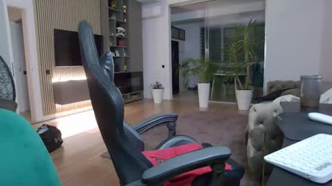 Erik online show from 02.26.25