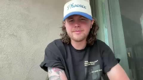 Snapshot of entreporneur chatting on 10.10.25 FOLLOW JOIN MY CULT online show from 10.10.25