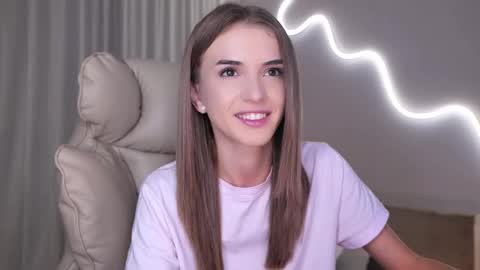 Snapshot of entya chatting on 10.16.25 entya online show from 10.16.25