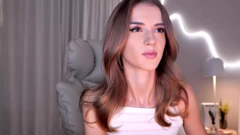 Snapshot of entya chatting on 10.20.25 entya online show from 10.20.25