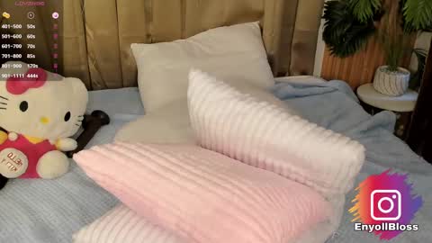 Snapshot of enyollbloss chatting on 02.16.25 Call me Sweet online show from 02.16.25