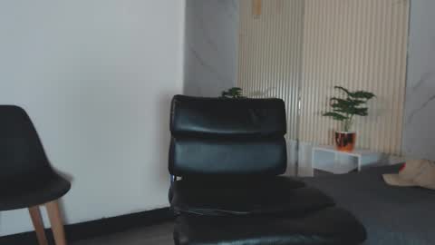 Snapshot of enzo_steel chatting on 09.12.25 enzo_steel online show from 09.12.25