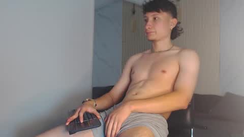 Snapshot of enzo_steel chatting on 09.26.25 enzo_steel online show from 09.26.25