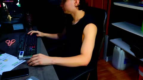 Snapshot of enzo_steel chatting on 06.08.26 enzo_steel online show from 06.08.26