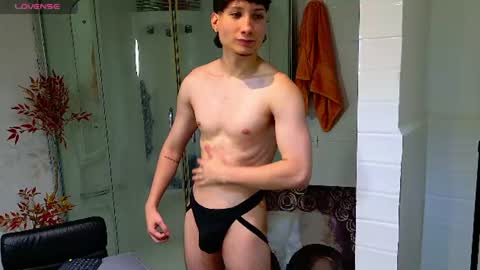 Snapshot of enzo_steel chatting on 06.18.26 enzo_steel online show from 06.18.26