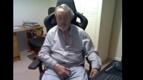 erasmus_d online show from 02.20.25