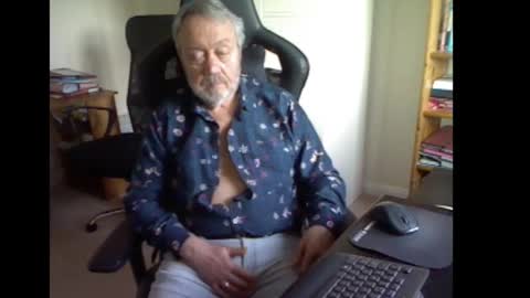 erasmus_d online show from 03.15.26