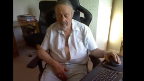 Snapshot of erasmus_d chatting on 05.09.26 erasmus_d online show from 05.09.26
