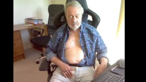 Snapshot of erasmus_d chatting on 06.13.26 erasmus_d online show from 06.13.26
