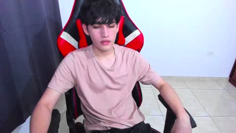 Snapshot of eren_tatakae chatting on 01.12.25 eren_tatakae online show from 01.12.25