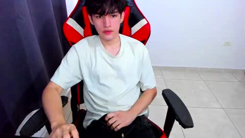 Snapshot of eren_tatakae chatting on 01.22.25 eren_tatakae online show from 01.22.25