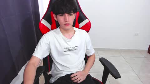 Snapshot of eren_tatakae chatting on 01.24.25 eren_tatakae online show from 01.24.25