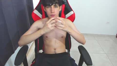 Snapshot of eren_tatakae chatting on 01.25.25 eren_tatakae online show from 01.25.25