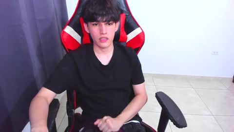 Snapshot of eren_tatakae chatting on 02.13.25 eren_tatakae online show from 02.13.25