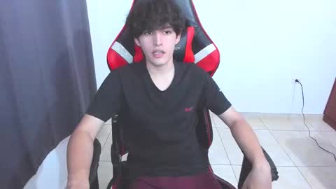 Snapshot of eren_tatakae chatting on 10.11.25 eren_tatakae online show from 10.11.25