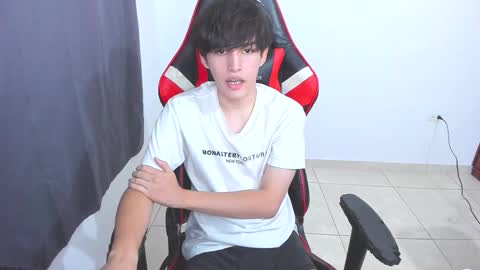 Snapshot of eren_tatakae chatting on 10.20.25 eren_tatakae online show from 10.20.25