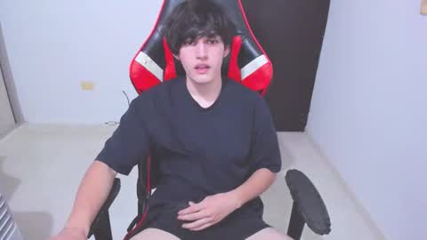 Snapshot of eren_tatakae chatting on 11.26.25 eren_tatakae online show from 11.26.25