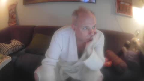 Snapshot of eric204 chatting on 12.28.24 Eric online show from 12.28.24