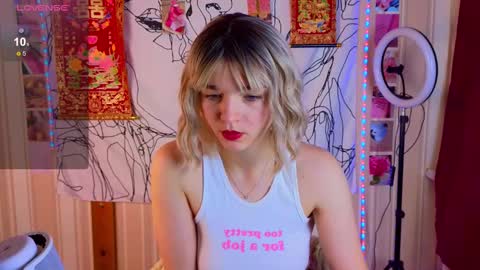 Erica Winterr online show from 03.10.25