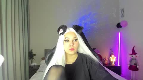 Snapshot of ericahoffman2 chatting on 12.17.24 Erica online show from 12.17.24