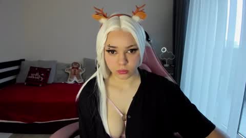 Snapshot of ericahoffman2 chatting on 12.25.24 Erica online show from 12.25.24