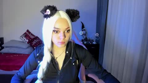 Snapshot of ericahoffman2 chatting on 01.03.25 Erica online show from 01.03.25