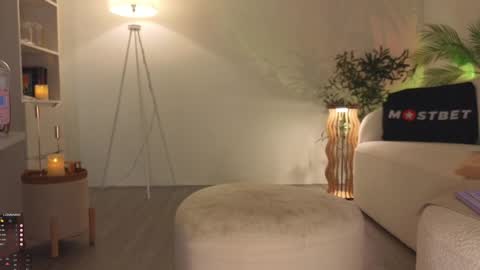 Call me Erica online show from 12.08.24