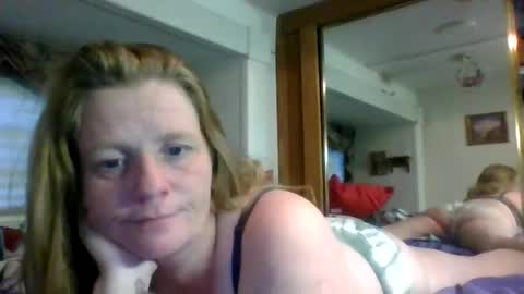 Snapshot of ericas080625 chatting on 10.21.25 EazyE MattyDaddy online show from 10.21.25