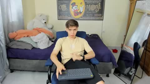 Snapshot of erick_de_rossee chatting on 10.06.25 erick_de_rossee online show from 10.06.25