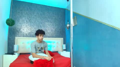   online show from 11.03.25