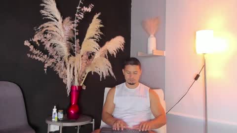 Snapshot of erickdowell chatting on 12.05.24 Erick online show from 12.05.24