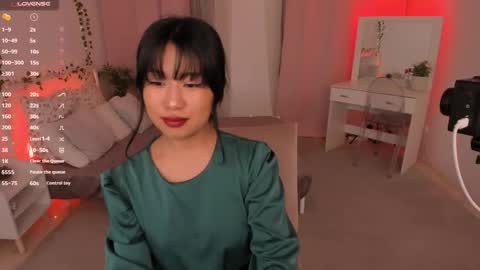 erika_kim online show from 11.21.25