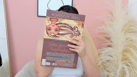 Erika Mendez online show from 01.08.25