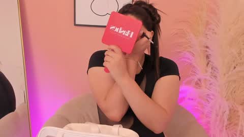 Erika Mendez online show from 01.09.25