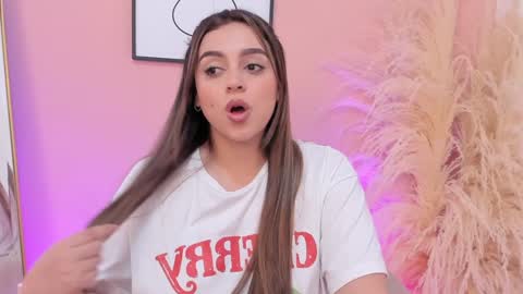 Erika Mendez online show from 02.04.25