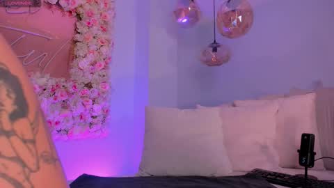 Erika Benz online show from 02.24.26