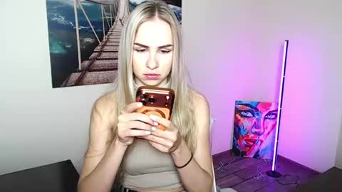 Snapshot of erikagavin chatting on 07.20.26 Erika online show from 07.20.26